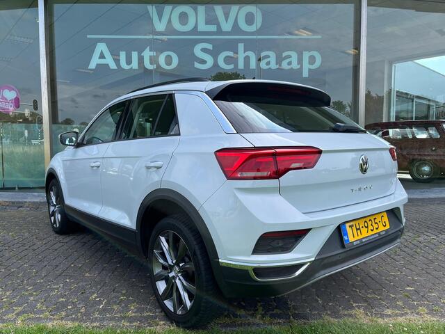 Volkswagen T-Roc 1.5 TSI Style | Rijklaar incl garantie | Parkeersensoren voor en achter 18 inch Carplay