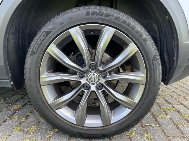 Volkswagen T-Roc 1.5 TSI Style | Rijklaar incl garantie | Parkeersensoren voor en achter 18 inch Carplay