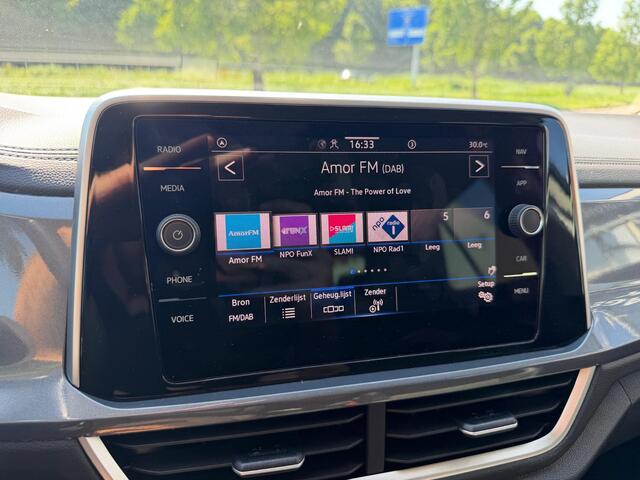 Volkswagen T-Roc 1.5 TSI R-Line ACC/CARPLAY/CAMERA/KEYLESS