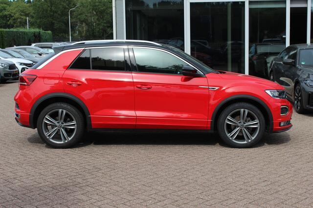 Volkswagen T-Roc 1.5 TSI Sport Business R / Camera / CarPlay / Virtual Cockpit / Sportstoelen / 18'' / LED / DAB / ACC