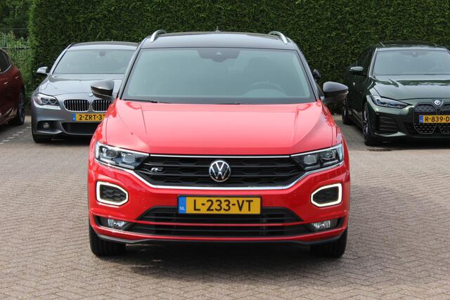 Volkswagen T-Roc 1.5 TSI Sport Business R / Camera / CarPlay / Virtual Cockpit / Sportstoelen / 18'' / LED / DAB / ACC