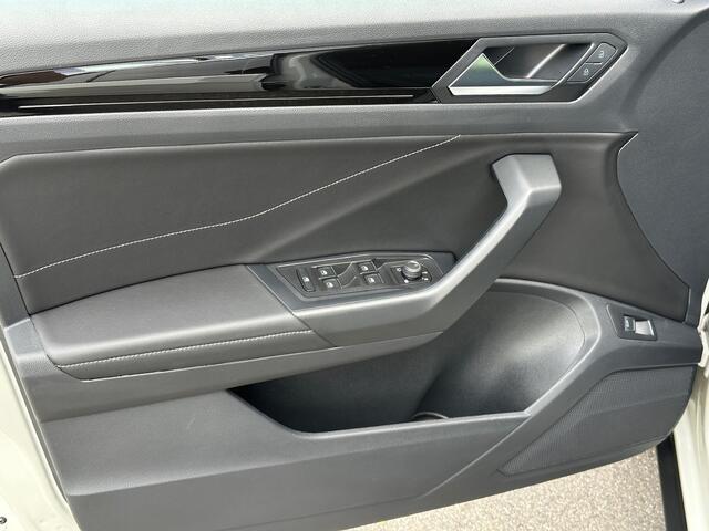 Volkswagen T-Roc 1.5 TSI 150pk DSG R-Line | Camera | Keyless | Elek. Achterklep | Dode hoek | Rijklaar incl. 1 jaar Bovag garantie