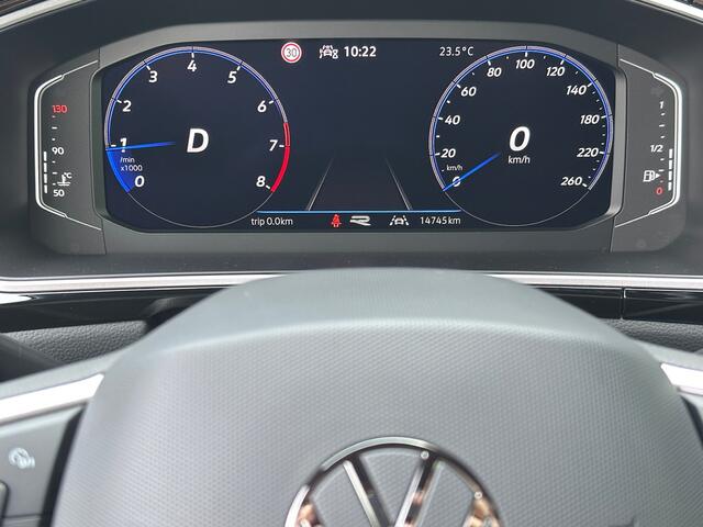 Volkswagen T-Roc 1.5 TSI 150pk DSG R-Line | Camera | Keyless | Elek. Achterklep | Dode hoek | Rijklaar incl. 1 jaar Bovag garantie