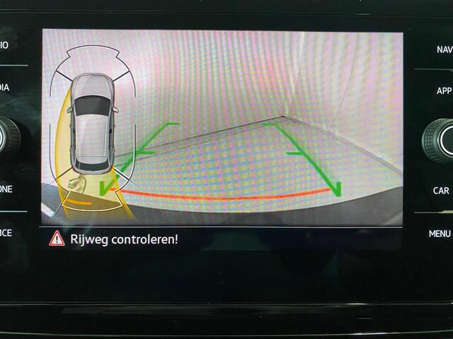 Volkswagen T-Roc 1.5 TSI R-Line Edition 2x R line Camera IQ-light/Matrix ACC (Navigatie via Apple carplay) 17inch Virtual Cockpit