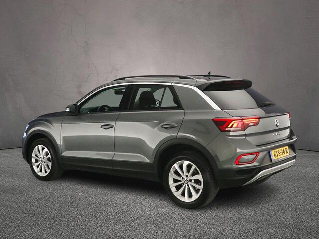 Volkswagen T-Roc Life Edition 1.5 TSI 150pk DSG Automaat Adaptive cruise control, Achteruitrijcamera, LED koplampen, App connect, Parkeersensoren, Airco, DAB, Radio