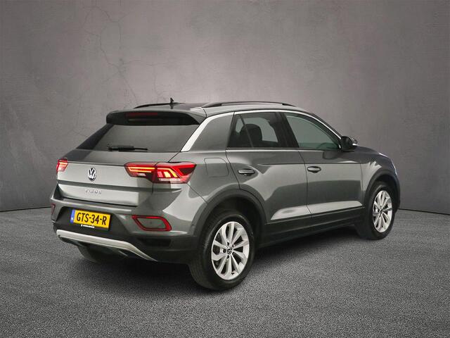 Volkswagen T-Roc Life Edition 1.5 TSI 150pk DSG Automaat Adaptive cruise control, Achteruitrijcamera, LED koplampen, App connect, Parkeersensoren, Airco, DAB, Radio
