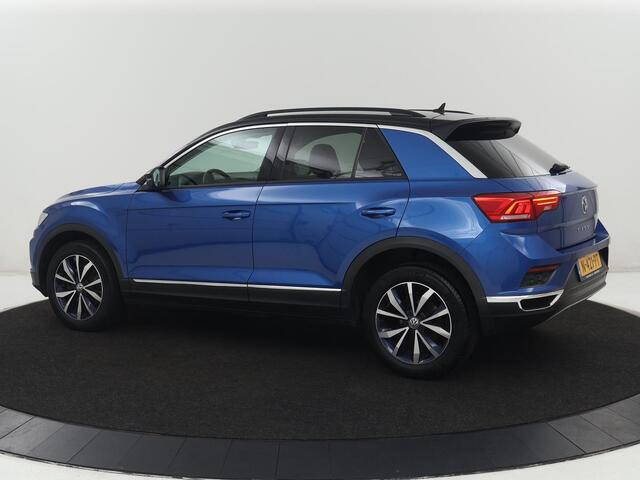 Volkswagen T-Roc 1.0 TSI Style | Trekhaak | Stoelverwarming | Parkeerhulp | Adaptive cruise | Navigatie | Bluetooth | Carplay | Climate control | Virtual cockpit