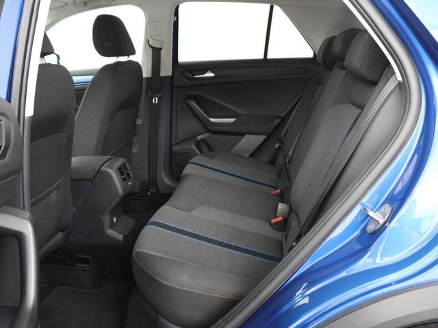 Volkswagen T-Roc 1.0 TSI Style | Trekhaak | Stoelverwarming | Parkeerhulp | Adaptive cruise | Navigatie | Bluetooth | Carplay | Climate control | Virtual cockpit