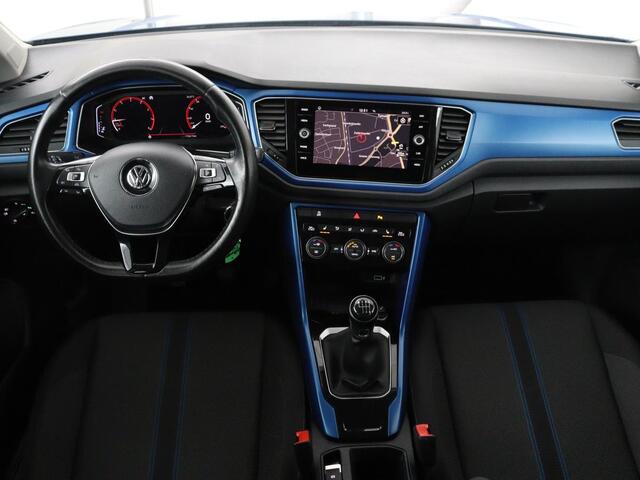 Volkswagen T-Roc 1.0 TSI Style | Trekhaak | Stoelverwarming | Parkeerhulp | Adaptive cruise | Navigatie | Bluetooth | Carplay | Climate control | Virtual cockpit