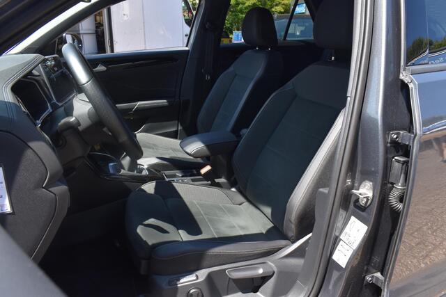 Volkswagen T-Roc 1.0 TSI R-Line 12-2022 | Navigatie | Camera | Massagestoel | 12 mnd BOVAG garantie | Whatsapp 06-53188999