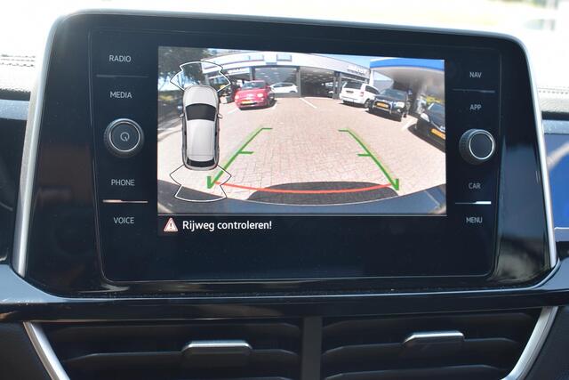 Volkswagen T-Roc 1.0 TSI R-Line 12-2022 | Navigatie | Camera | Massagestoel | 12 mnd BOVAG garantie | Whatsapp 06-53188999