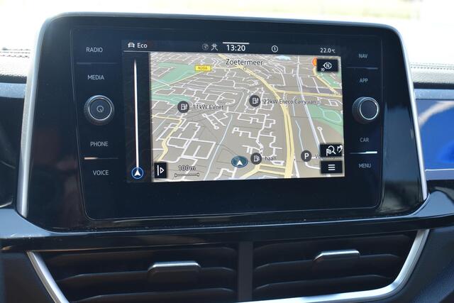 Volkswagen T-Roc 1.0 TSI R-Line 12-2022 | Navigatie | Camera | Massagestoel | 12 mnd BOVAG garantie | Whatsapp 06-53188999