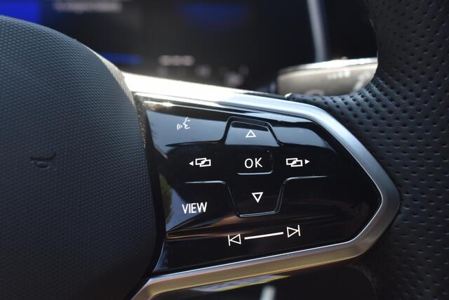 Volkswagen T-Roc 1.0 TSI R-Line 12-2022 | Navigatie | Camera | Massagestoel | 12 mnd BOVAG garantie | Whatsapp 06-53188999