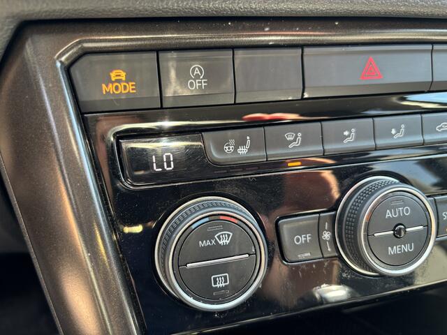 Volkswagen T-Roc 1.5 TSI Automaat Sport Carplay / Camera / Full LED