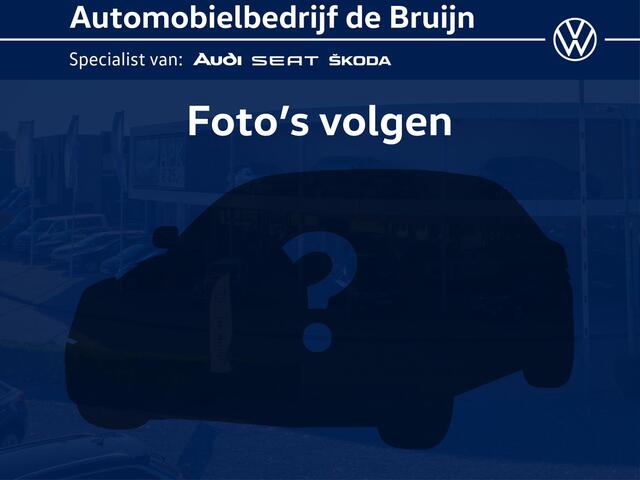 Volkswagen T-Roc 1.5 TSI 150pk Style (Pano,Haak,Camera,Navi)