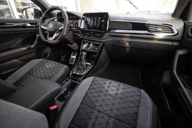 Volkswagen T-Roc 1.5 TSI R-Line Edition | Black edition | Adapt cruise | Panorama dak | 19" LM