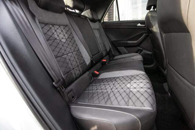 Volkswagen T-Roc 1.5 TSI R-Line Edition | Black edition | Adapt cruise | Panorama dak | 19" LM