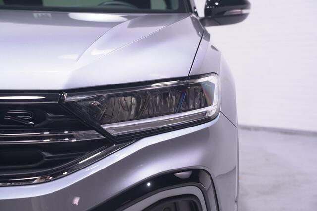Volkswagen T-Roc 1.5 TSI R-Line Apple Carplay Panodak Stoelverwarming Achteruitrijcamera Digital Display