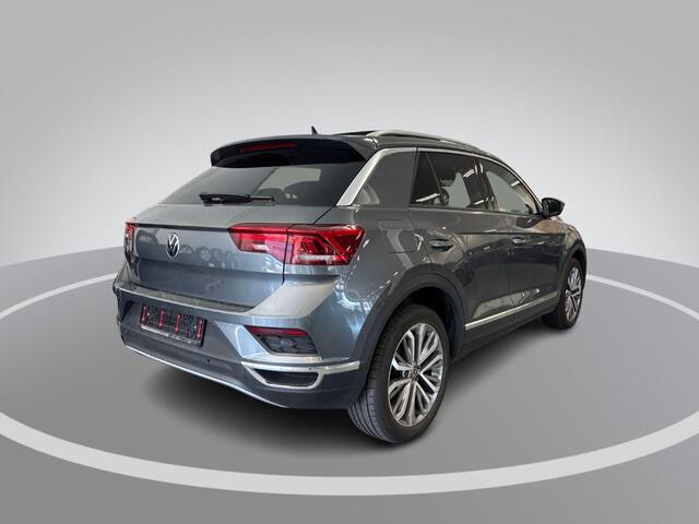 Volkswagen T-Roc 1.5 TSI 150pk DSG Sport · Panoramadak · Camera · Stoelverwarming · Elek. Achterklep · ACC · Dodehoeksensor ·
