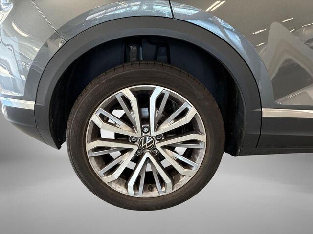 Volkswagen T-Roc 1.5 TSI 150pk DSG Sport · Panoramadak · Camera · Stoelverwarming · Elek. Achterklep · ACC · Dodehoeksensor ·