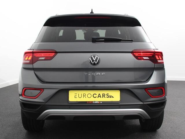 Volkswagen T-Roc 1.5 TSI 150pk DSG Life Navigatie Apple Carplay/Android Auto Adaptive Cruise Control Trekhaak Parkeersensoren Stoelverwarming Ledverlichting Getinte ramen Climate Control
