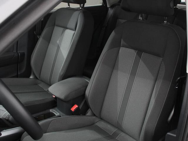 Volkswagen T-Roc 1.5 TSI 150pk DSG Life Navigatie Apple Carplay/Android Auto Adaptive Cruise Control Trekhaak Parkeersensoren Stoelverwarming Ledverlichting Getinte ramen Climate Control