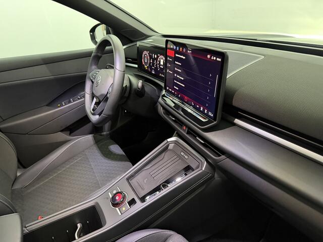 Volkswagen T-Roc 1.5 e TSI R-Line Black edition Panoramadak, Camera, Elektrische trekhaak, Navi, Elektrische achterklep, Cruise control adaptief, 19 Inch velgen, 2 Jaar garantie