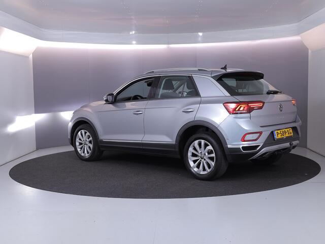 Volkswagen T-Roc 1.5 TSI Style 150 pk Automaat (DSG) | Navigatie | Trekhaak (afneembaar) | Parkeersensoren (Park assist) | Achteruitrijcamera | Keyless | Elektr. achterklep |