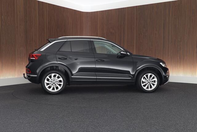 Volkswagen T-Roc 1.5 TSI 150pk DSG Style Trekhaak Virtual Cockpit Stoelverwarming Navigatie