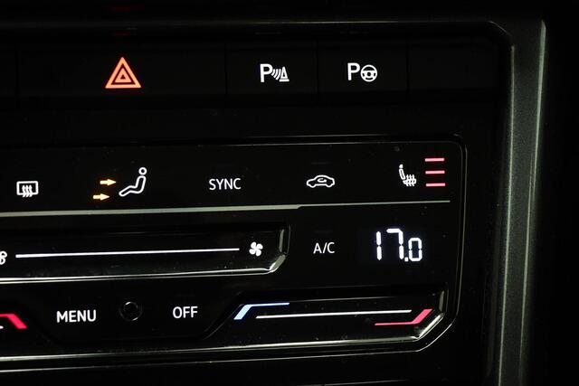 Volkswagen T-Roc 1.5 TSI Style | IQ LIGHT | STOELVERWARMING | CLIMA | APP CONNECT | DAB | PDC