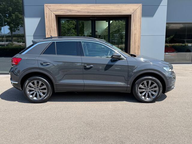 Volkswagen T-Roc 1.5 TSI 150PK DSG Style | Camera | Trekhaak | Navi | Carplay | Adap. Cruise | Rijklaar incl. garantie