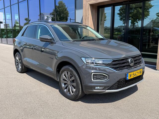 Volkswagen T-Roc 1.5 TSI 150PK DSG Style | Camera | Trekhaak | Navi | Carplay | Adap. Cruise | Rijklaar incl. garantie