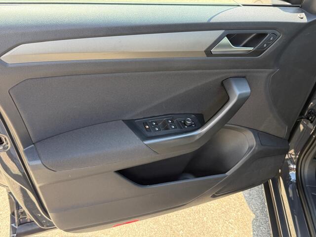 Volkswagen T-Roc 1.5 TSI 150PK DSG Style | Camera | Trekhaak | Navi | Carplay | Adap. Cruise | Rijklaar incl. garantie