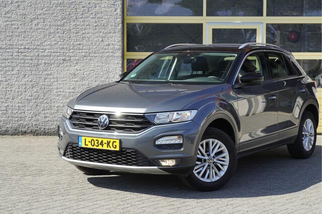 Volkswagen T-Roc 1.0 TSI Style Business BJ2021 Lmv 16" | Led V+A | Pdc | Navi | Trekhaak | Achteruitrijcamera | App-Connect | Climate control | Cruise control | Getint glas