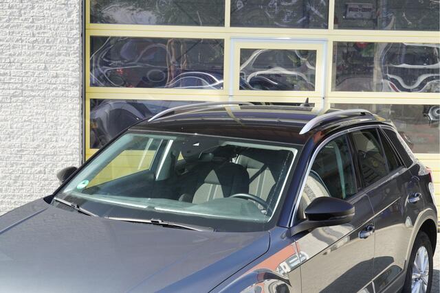 Volkswagen T-Roc 1.0 TSI Style Business BJ2021 Lmv 16" | Led V+A | Pdc | Navi | Trekhaak | Achteruitrijcamera | App-Connect | Climate control | Cruise control | Getint glas