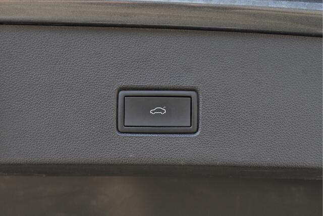 Volkswagen T-Roc 1.0 TSI Style Business BJ2021 Lmv 16" | Led V+A | Pdc | Navi | Trekhaak | Achteruitrijcamera | App-Connect | Climate control | Cruise control | Getint glas