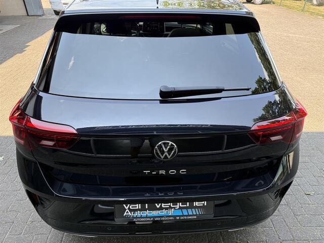 Volkswagen T-Roc 1.5 TSI R-Line / Panorama / Virtual / LED / Elect. Achterklep / DAB / Carplay / Massage / Keyless / Camera