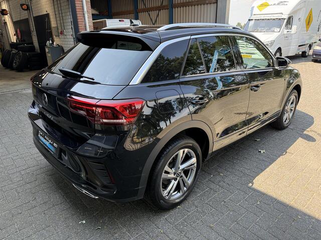 Volkswagen T-Roc 1.5 TSI R-Line / Panorama / Virtual / LED / Elect. Achterklep / DAB / Carplay / Massage / Keyless / Camera