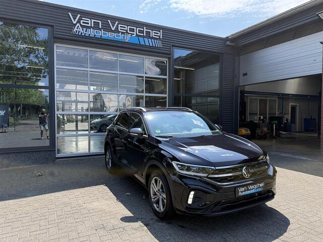 Volkswagen T-Roc 1.5 TSI R-Line / Panorama / Virtual / LED / Elect. Achterklep / DAB / Carplay / Massage / Keyless / Camera