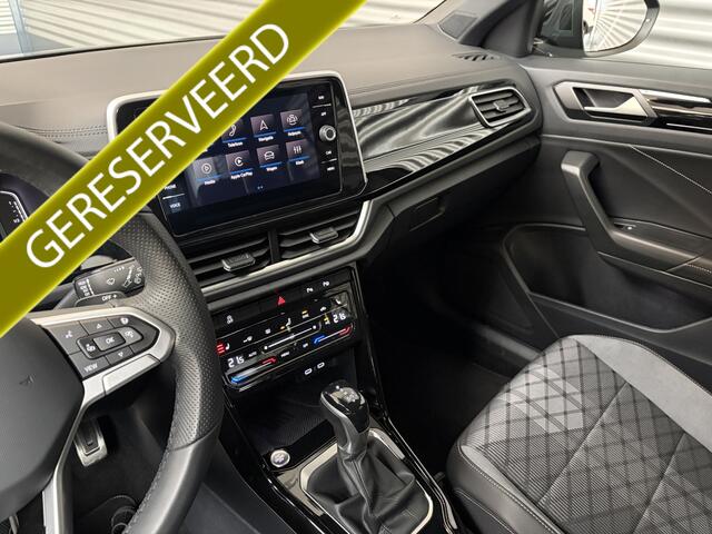 Volkswagen T-Roc 1.5 TSI R-LINE BLACK/PANO/19 INCH/IQ LIGHT/IQ DRIVE/EL A KLEP/ENZ