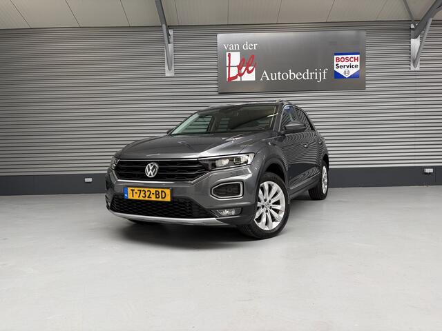 Volkswagen T-Roc 1.5 TSI SPORT/IQ LIGHT/ADAPTIVE/DODE HOEK/DIGI CP/CARPLAY/CAM/ENZ