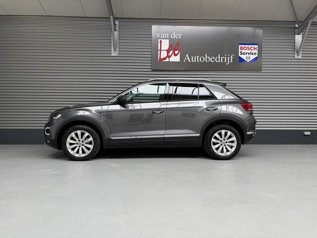 Volkswagen T-Roc 1.5 TSI SPORT/IQ LIGHT/ADAPTIVE/DODE HOEK/DIGI CP/CARPLAY/CAM/ENZ