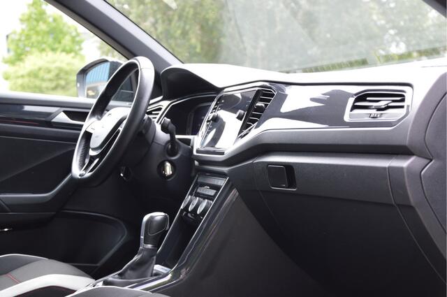 Volkswagen T-Roc 2.0 TSI 4Motion Sport PANORAMADAK | CAMERA | ADAP.CRUISE | TREKHAAK |LED | CARPLAY | CLIMA | STOELVERW. | ENZ