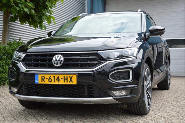 Volkswagen T-Roc 2.0 TSI 4Motion Sport PANORAMADAK | CAMERA | ADAP.CRUISE | TREKHAAK |LED | CARPLAY | CLIMA | STOELVERW. | ENZ
