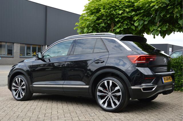 Volkswagen T-Roc 2.0 TSI 4Motion Sport PANORAMADAK | CAMERA | ADAP.CRUISE | TREKHAAK |LED | CARPLAY | CLIMA | STOELVERW. | ENZ