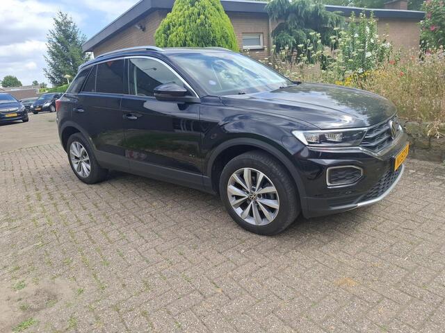 Volkswagen T-Roc 1.5 TSI Navi, Trekhaak, ACC, Camera