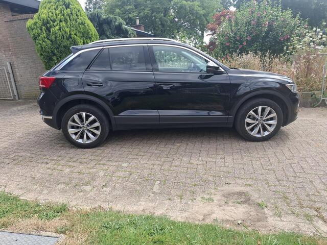 Volkswagen T-Roc 1.5 TSI Navi, Trekhaak, ACC, Camera