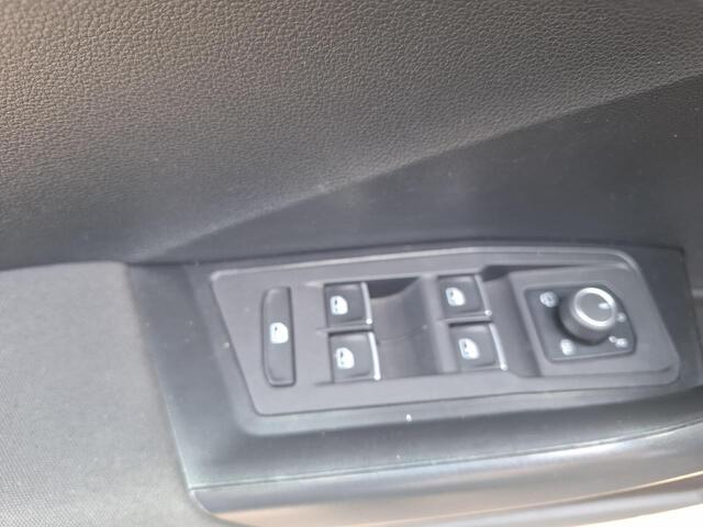 Volkswagen T-Roc 1.5 TSI Navi, Trekhaak, ACC, Camera