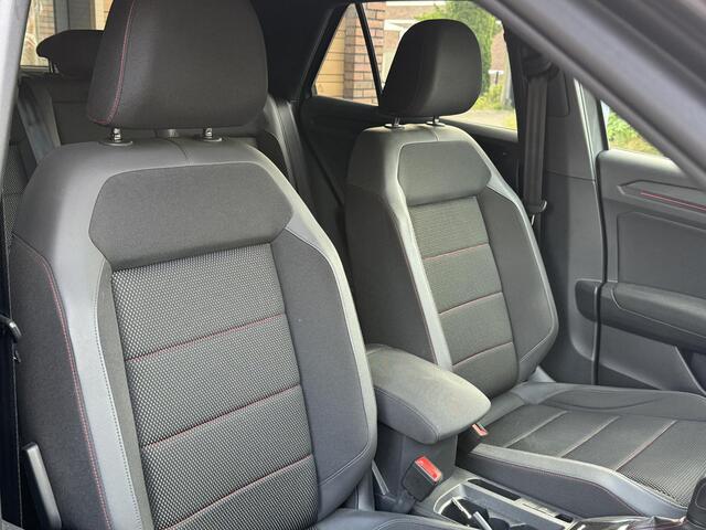Volkswagen T-Roc 1.5 TSI Sport,19`,Navi,Carpl,Cam,Led,Cruise
