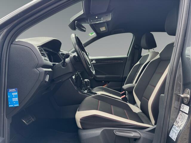 Volkswagen T-Roc 1.5 150pk TSI Sport Navigatiefunctie 'Discover Media' | Velgen 'Montego Bay', 18 inch | Parkeersensoren